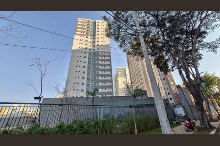 Apartamento para alugar com 55m², 2 quartos e 1 vaga Apartamento para alugar com 55m², 2 quartos e 1 vagaFachada