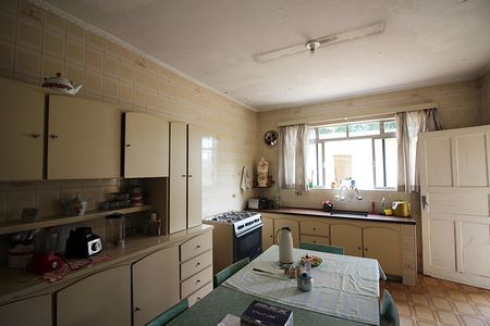 Casa à venda com 330m², 2 quartos e 4 vagasCozinha
