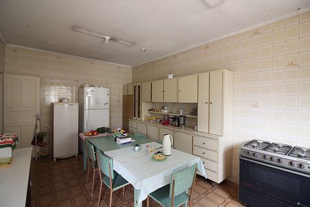 Casa à venda com 330m², 2 quartos e 4 vagasCozinha