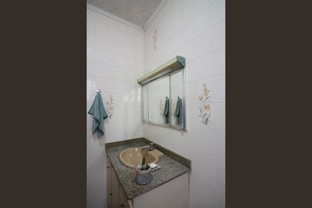 Casa à venda com 330m², 2 quartos e 4 vagasBanheiro Social