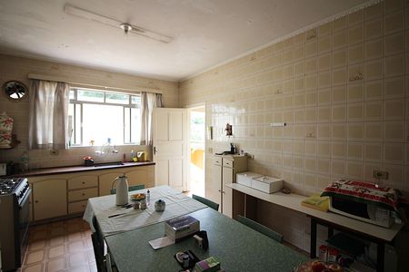 Casa à venda com 330m², 2 quartos e 4 vagasCozinha