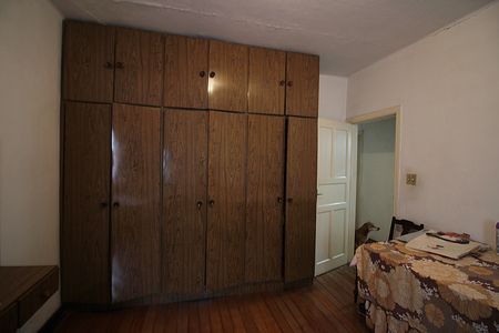 Casa à venda com 330m², 2 quartos e 4 vagasQuarto 1