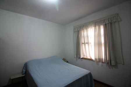 Casa à venda com 330m², 2 quartos e 4 vagasQuarto 2