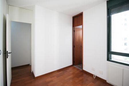 Apartamento à venda com 121m², 3 quartos e 3 vagasSuíte 2