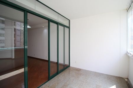 Apartamento à venda com 121m², 3 quartos e 3 vagasVaranda 