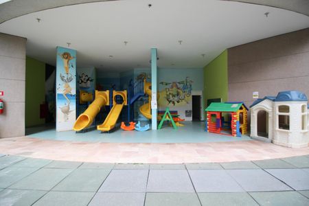 Apartamento à venda com 121m², 3 quartos e 3 vagasÁrea comum - Playground