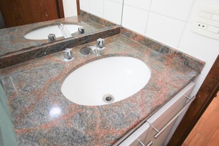 Apartamento à venda com 121m², 3 quartos e 3 vagasBanheiro da Suíte 2