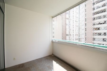 Apartamento à venda com 121m², 3 quartos e 3 vagasVaranda 