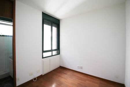 Apartamento à venda com 121m², 3 quartos e 3 vagasSuíte 2