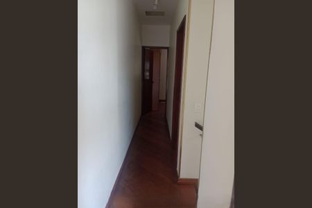 Casa à venda com 129m², 3 quartos e 3 vagas Casa à venda com 129m², 3 quartos e 3 vagasCorredor