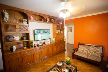 Casa à venda com 220m², 3 quartos e 2 vagasSala