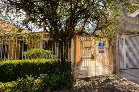 Casa à venda com 220m², 3 quartos e 2 vagasFachada