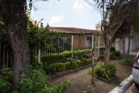 Casa à venda com 220m², 3 quartos e 2 vagasFachada