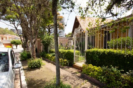 Casa à venda com 220m², 3 quartos e 2 vagasFachada