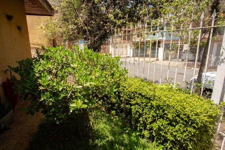 Casa à venda com 220m², 3 quartos e 2 vagasFachada