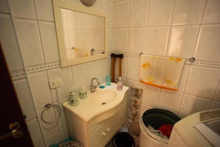 Casa à venda com 220m², 3 quartos e 2 vagasÁrea de Serviço