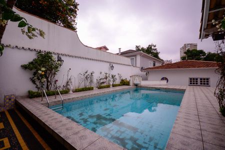 Casa à venda com 560m², 5 quartos e 4 vagasÁrea de Lazer - Piscina