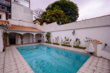 Casa à venda com 560m², 5 quartos e 4 vagasÁrea de Lazer - Piscina