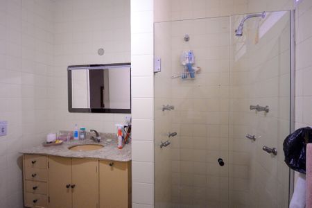 Casa à venda com 560m², 5 quartos e 4 vagasBanheiro Social