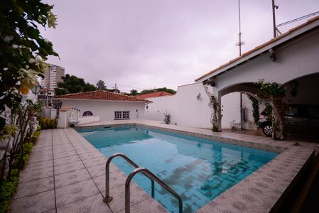 Casa à venda com 560m², 5 quartos e 4 vagasÁrea de Lazer - Piscina