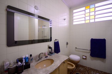 Casa à venda com 560m², 5 quartos e 4 vagasBanheiro da Suíte