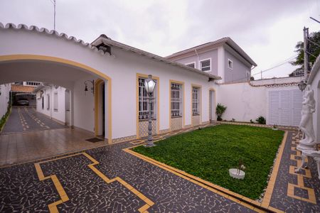 Casa à venda com 560m², 5 quartos e 4 vagasJardim de entrada