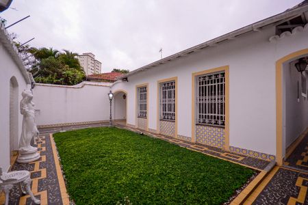 Casa à venda com 560m², 5 quartos e 4 vagasJardim de entrada