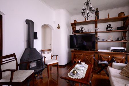 Casa à venda com 560m², 5 quartos e 4 vagasSala