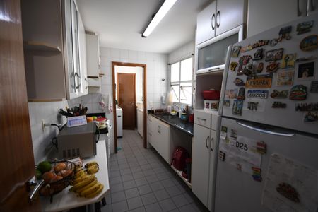 Apartamento à venda com 180m², 4 quartos e 2 vagasCozinha