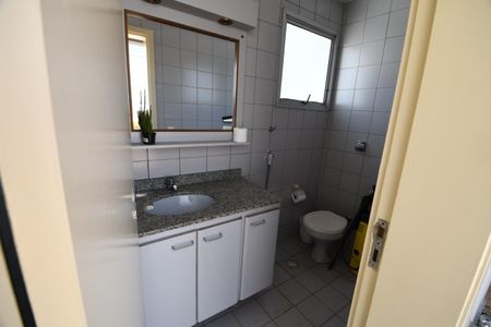 Apartamento à venda com 180m², 4 quartos e 2 vagasBanheiro de serviço
