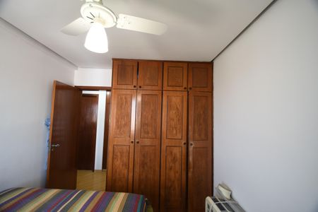 Apartamento à venda com 180m², 4 quartos e 2 vagasQuarto 2 - Armários