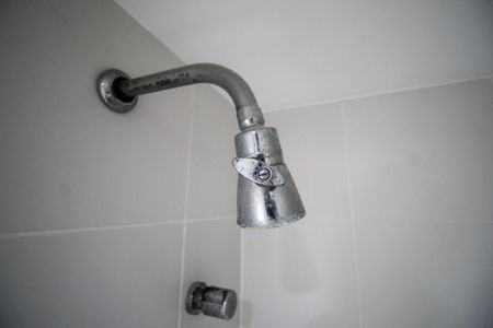 Apartamento para alugar com 77m², 2 quartos e 1 vaga Apartamento para alugar com 77m², 2 quartos e 1 vagaBanheiro da Suíte 1