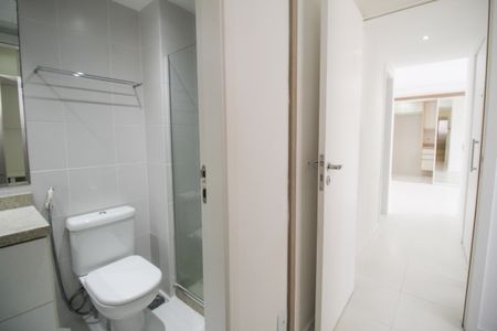 Apartamento para alugar com 77m², 2 quartos e 1 vaga Apartamento para alugar com 77m², 2 quartos e 1 vagaBanheiro da Suíte 1