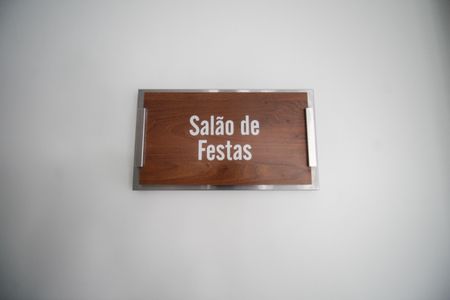 Apartamento para alugar com 77m², 2 quartos e 1 vaga Apartamento para alugar com 77m², 2 quartos e 1 vagaÁrea comum - Salão de festas