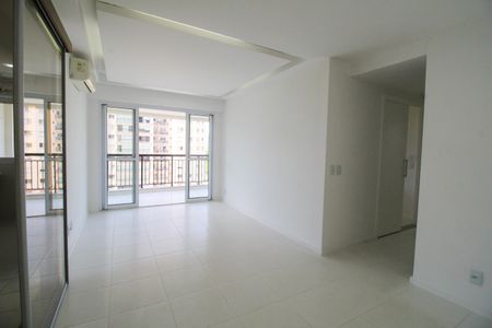 Apartamento para alugar com 77m², 2 quartos e 1 vaga Apartamento para alugar com 77m², 2 quartos e 1 vagaSala