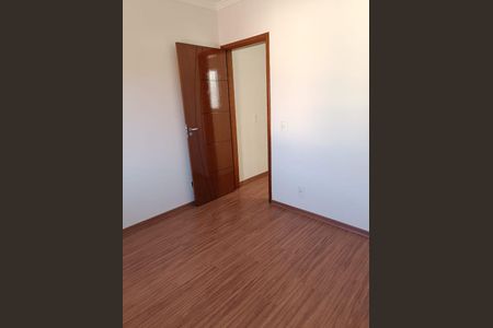 Casa à venda com 90m², 3 quartos e 2 vagas