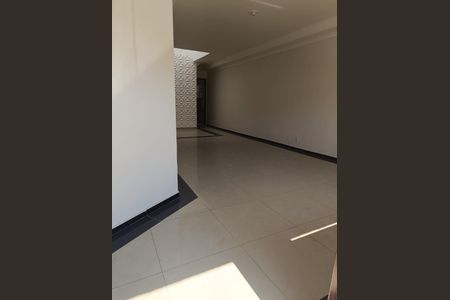 Casa à venda com 90m², 3 quartos e 2 vagas