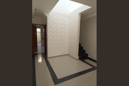 Casa à venda com 93m², 3 quartos e 1 vaga