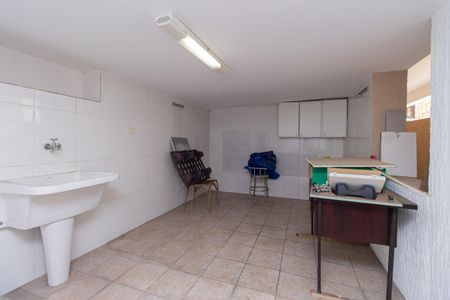 Casa à venda com 400m², 5 quartos e 6 vagasÁrea de Serviço 2