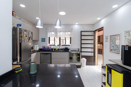 Casa à venda com 400m², 5 quartos e 6 vagasCozinha