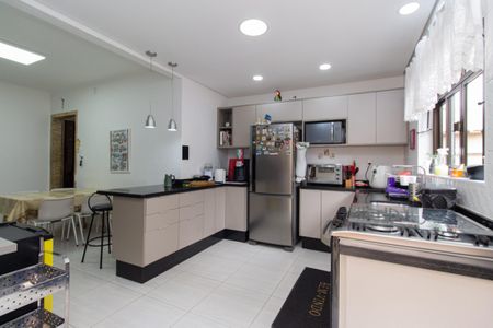 Casa à venda com 400m², 5 quartos e 6 vagasCozinha