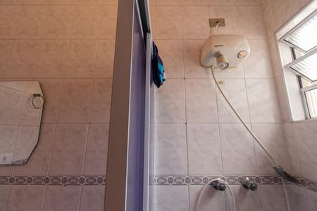 Casa à venda com 400m², 5 quartos e 6 vagasEdícula - Banheiro