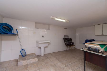 Casa à venda com 400m², 5 quartos e 6 vagasÁrea de Serviço 2