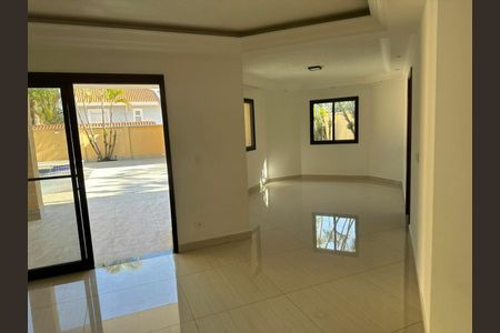 Casa de condomínio à venda com 620m², 4 quartos e 6 vagas