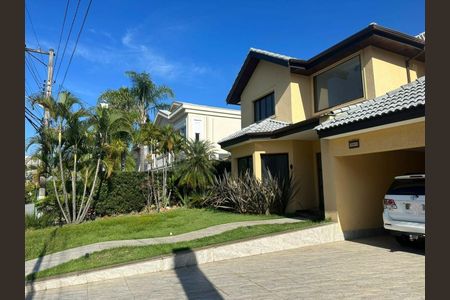 Casa de condomínio à venda com 620m², 4 quartos e 6 vagas