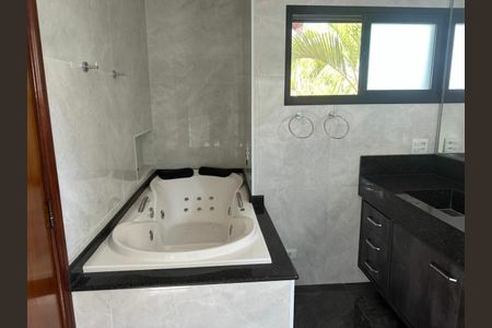 Casa de condomínio à venda com 620m², 4 quartos e 6 vagas