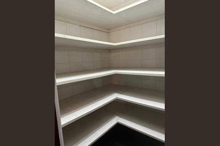 Casa de condomínio à venda com 620m², 4 quartos e 6 vagas