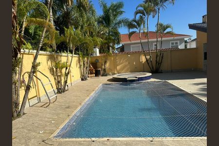 Casa de condomínio à venda com 620m², 4 quartos e 6 vagas