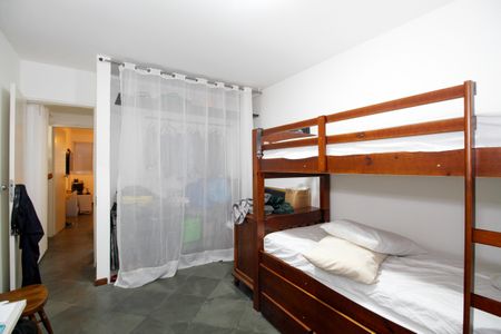 Casa à venda com 400m², 7 quartos e 5 vagas Casa à venda com 400m², 7 quartos e 5 vagasQuarto 4