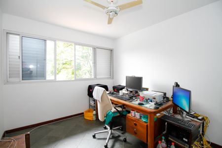 Casa à venda com 400m², 7 quartos e 5 vagas Casa à venda com 400m², 7 quartos e 5 vagasQuarto 2